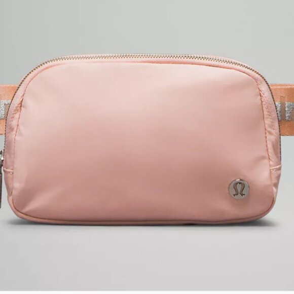 Lululemon belt bag - Picture 5 of 8